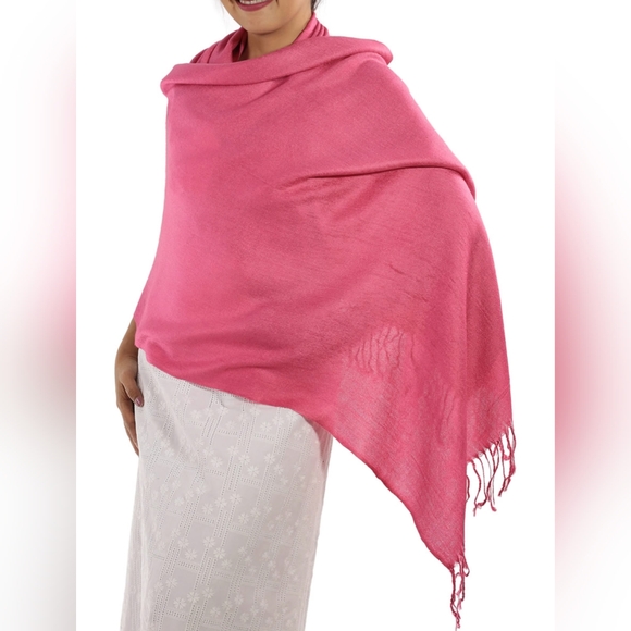 Hot pink poly fringed pashmina 133" x 133" ,33" from neck opening to hem - Picture 4 of 6